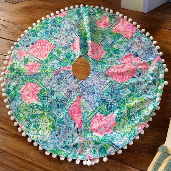 Lilly Pulitzer Christmas Tree Skirt Bohemian Queen Pom Pom Trim NWOT - Picture 2 of 9